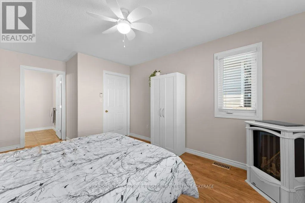 687 ARBOUR CRESCENT