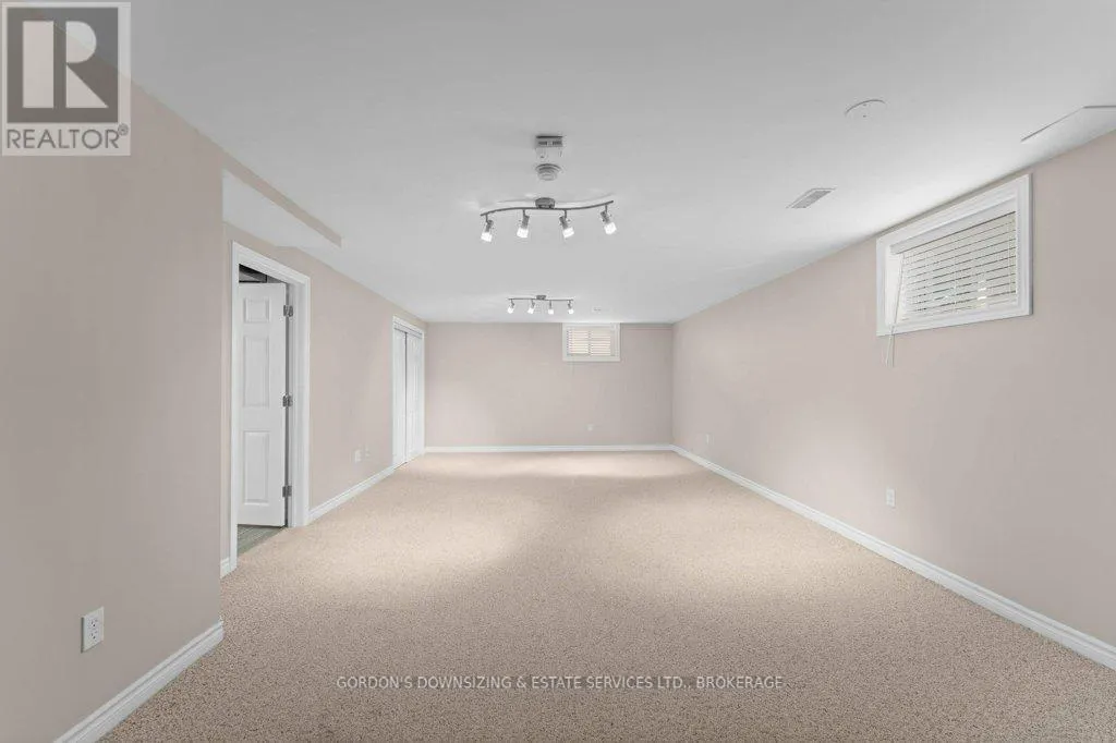 687 ARBOUR CRESCENT