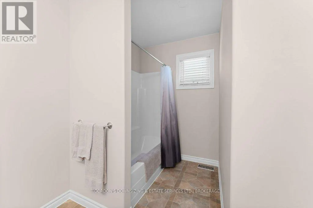 687 ARBOUR CRESCENT