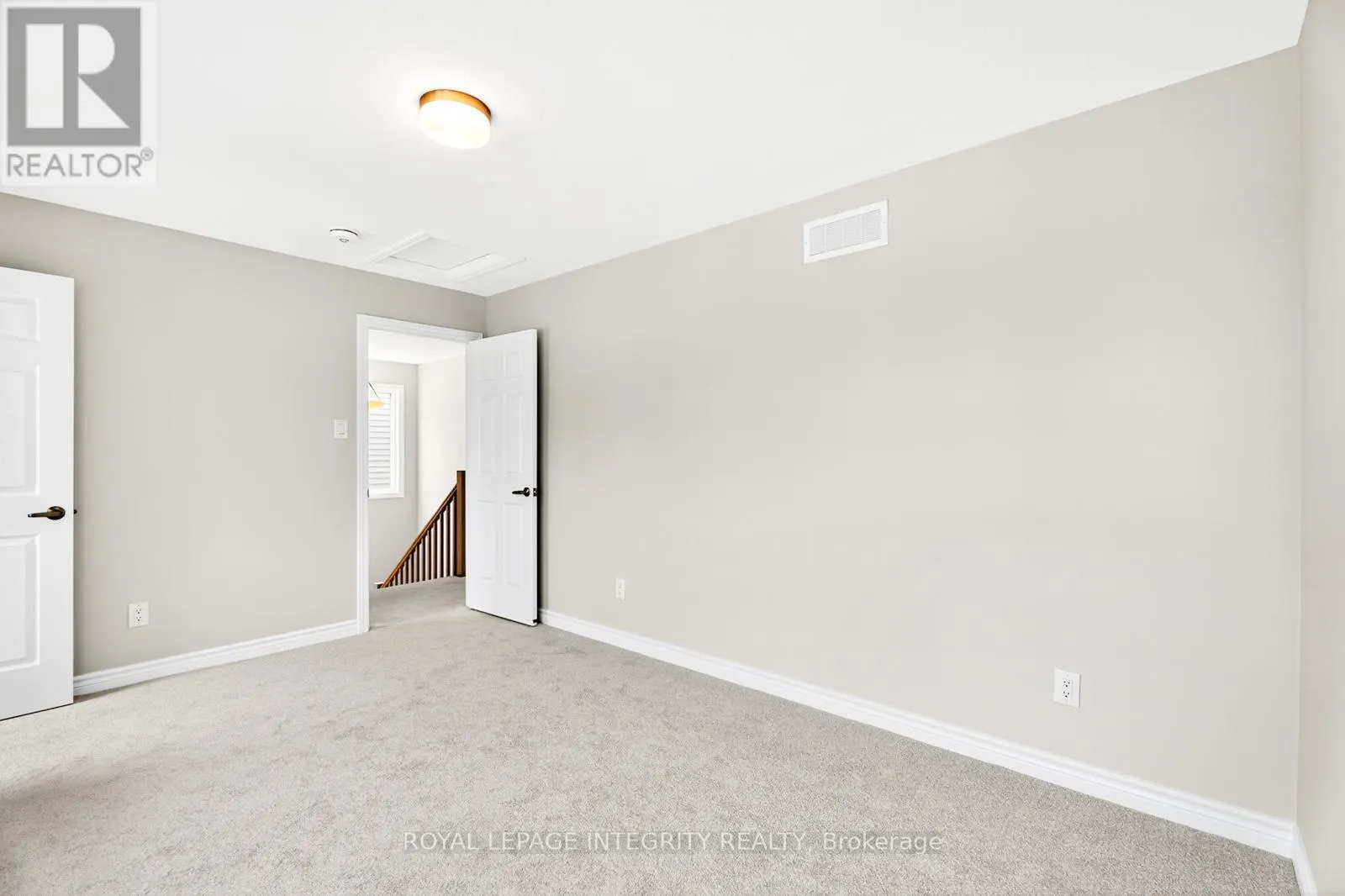 335 LES EMMERSON DRIVE