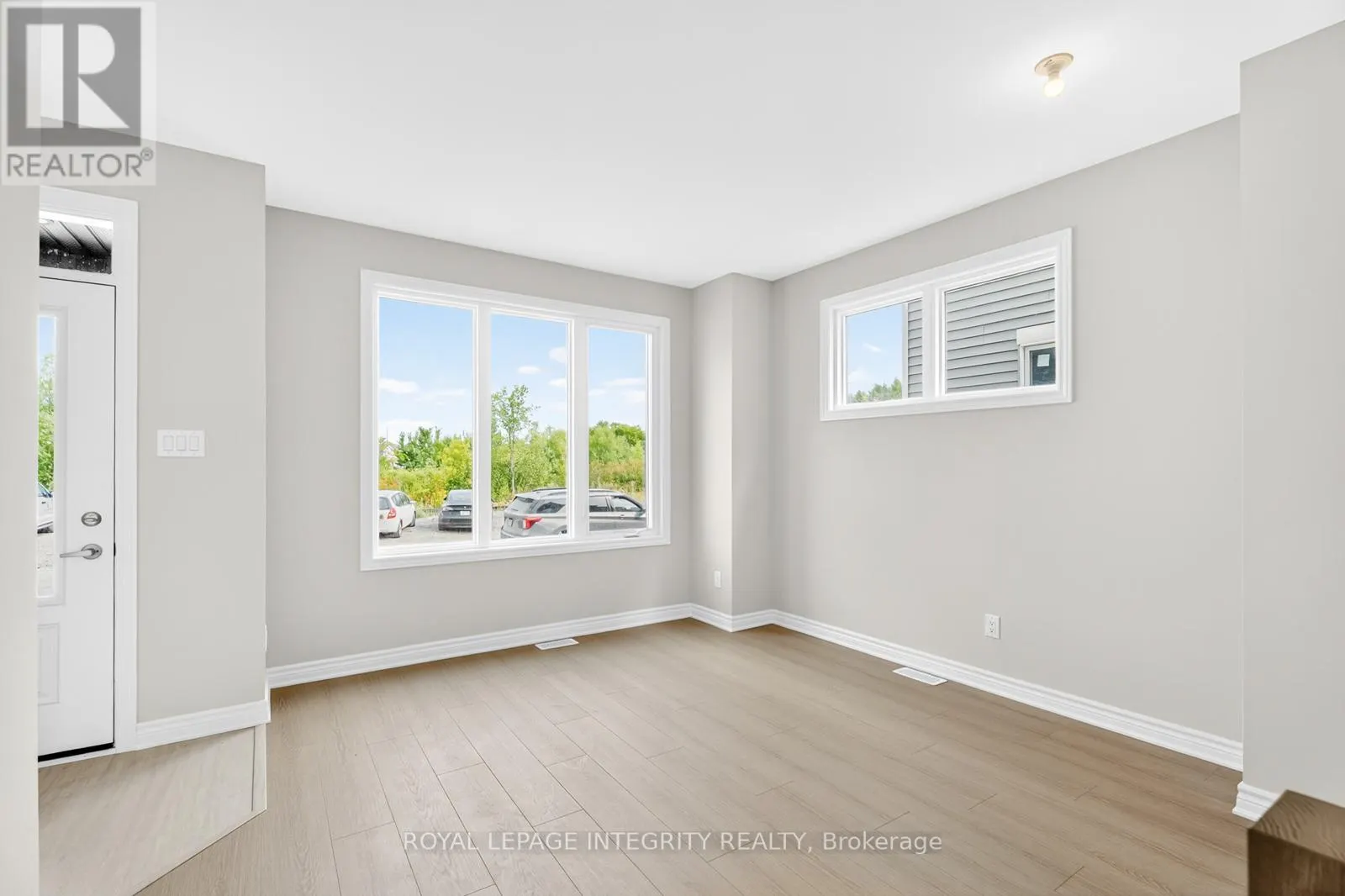 335 LES EMMERSON DRIVE