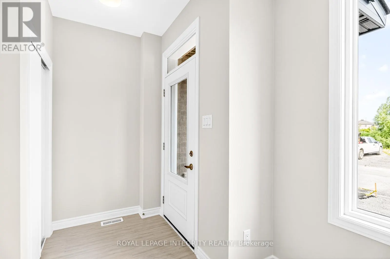 335 LES EMMERSON DRIVE