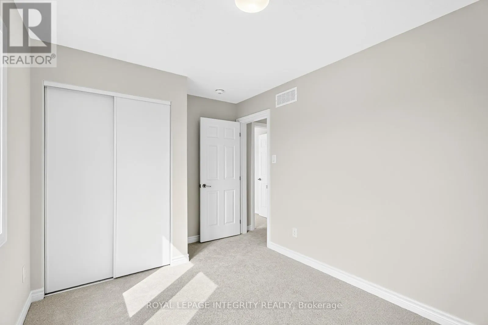 335 LES EMMERSON DRIVE
