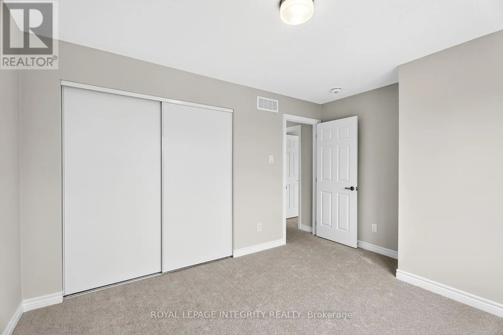 335 LES EMMERSON DRIVE
