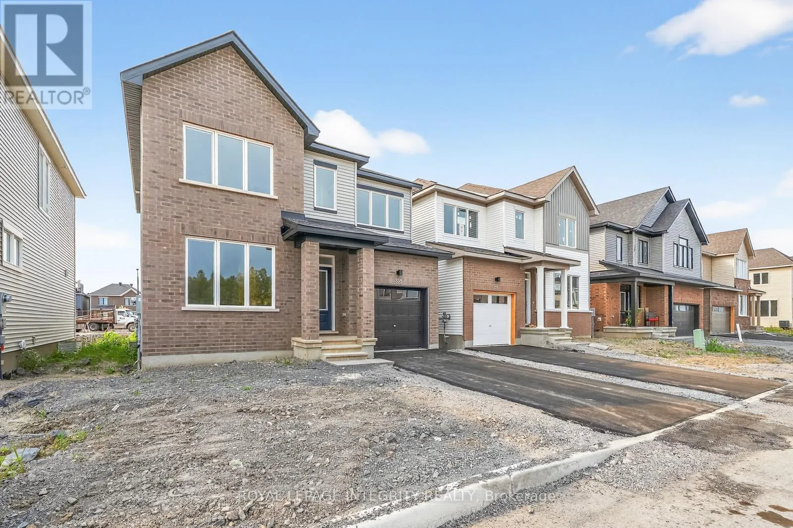 335 LES EMMERSON DRIVE