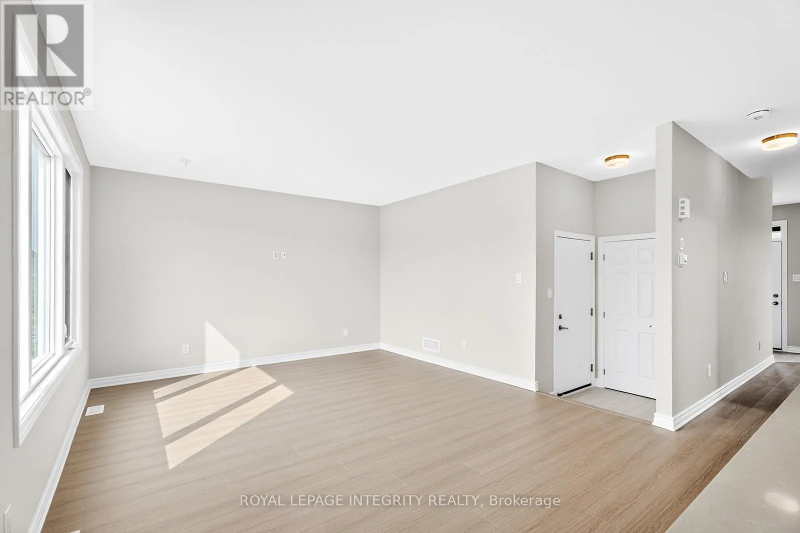 335 LES EMMERSON DRIVE