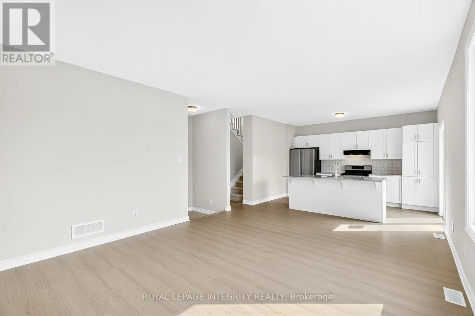 335 LES EMMERSON DRIVE