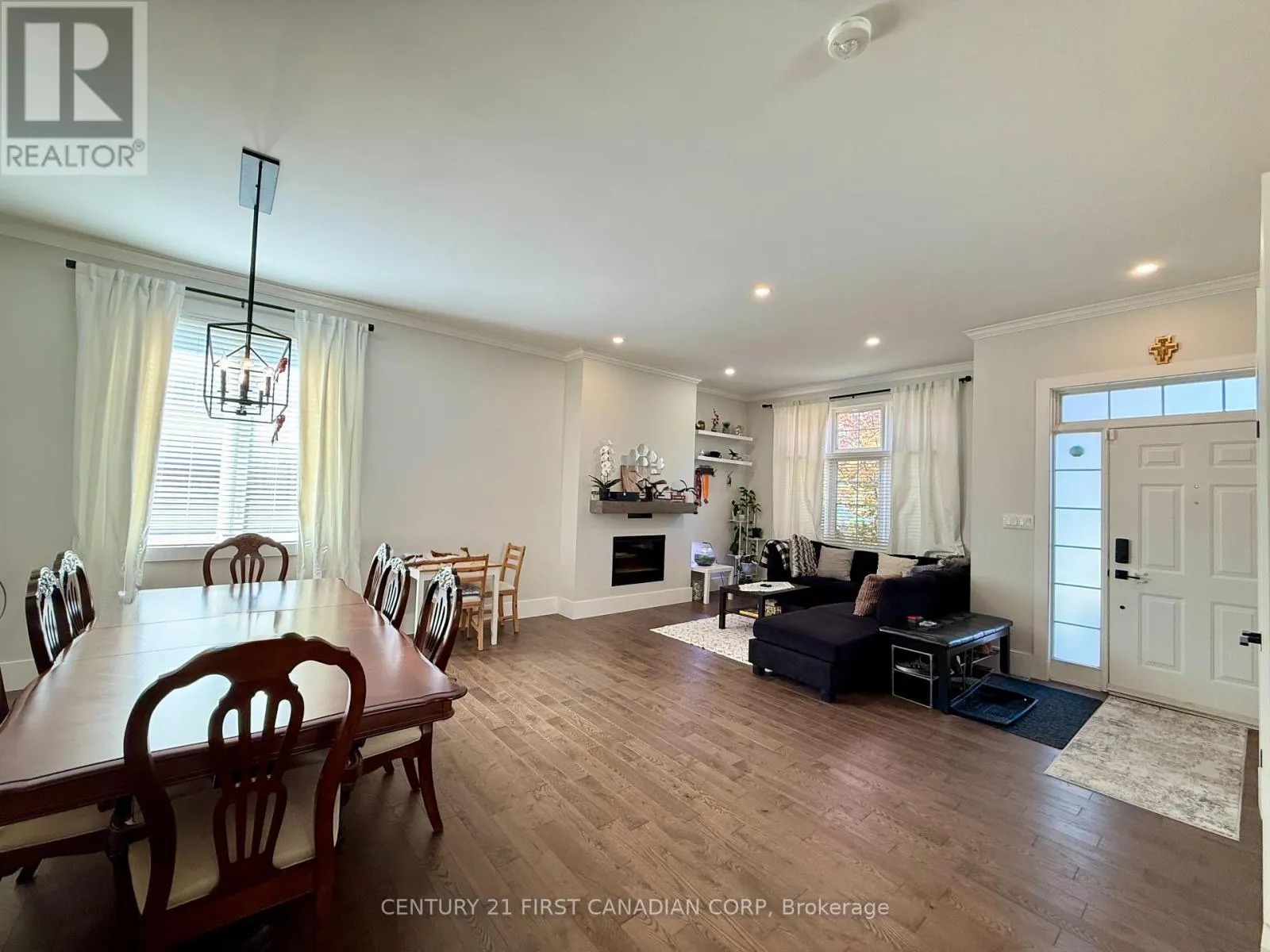 413 AMBLESIDE DRIVE