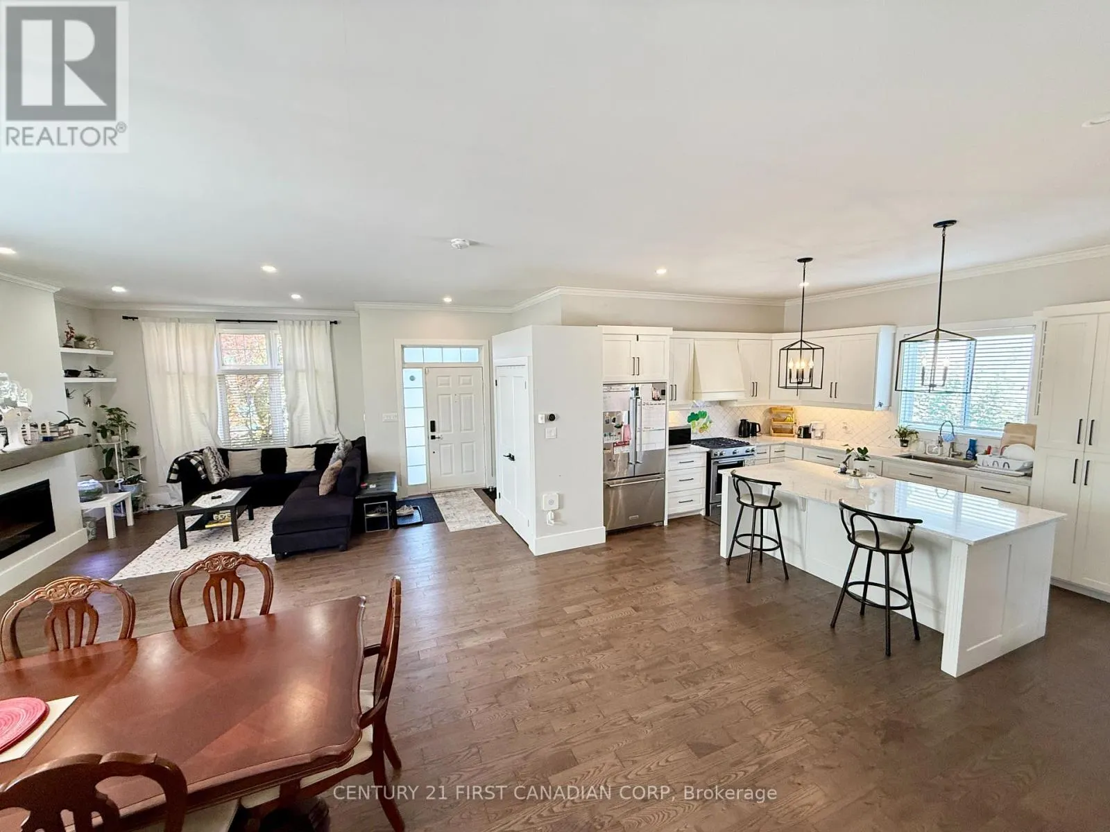 413 AMBLESIDE DRIVE