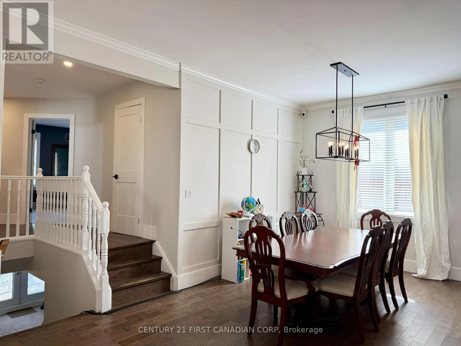 413 AMBLESIDE DRIVE