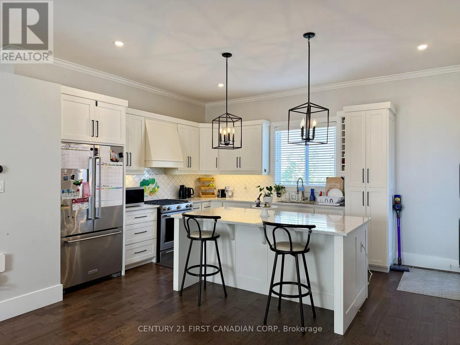 413 AMBLESIDE DRIVE