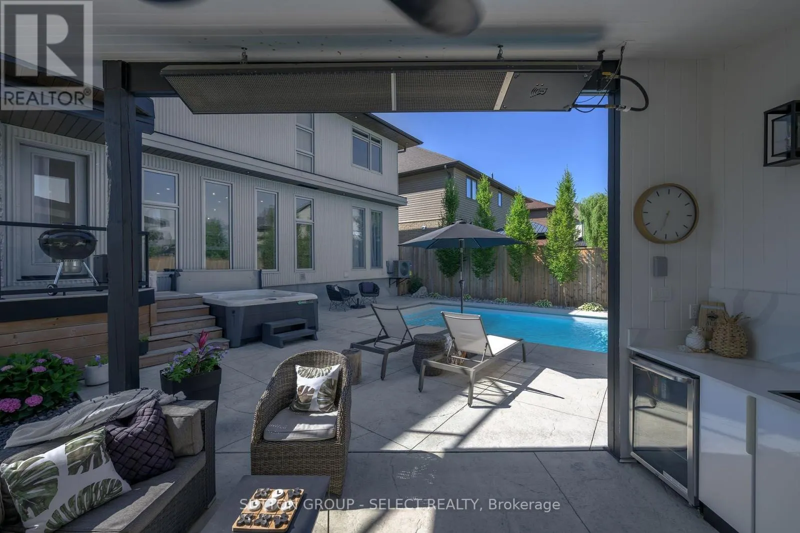 7 VALLEYVIEW CRESCENT