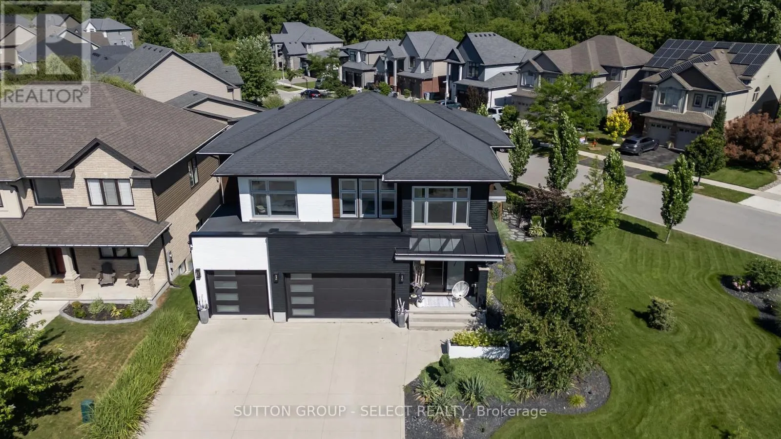 7 VALLEYVIEW CRESCENT