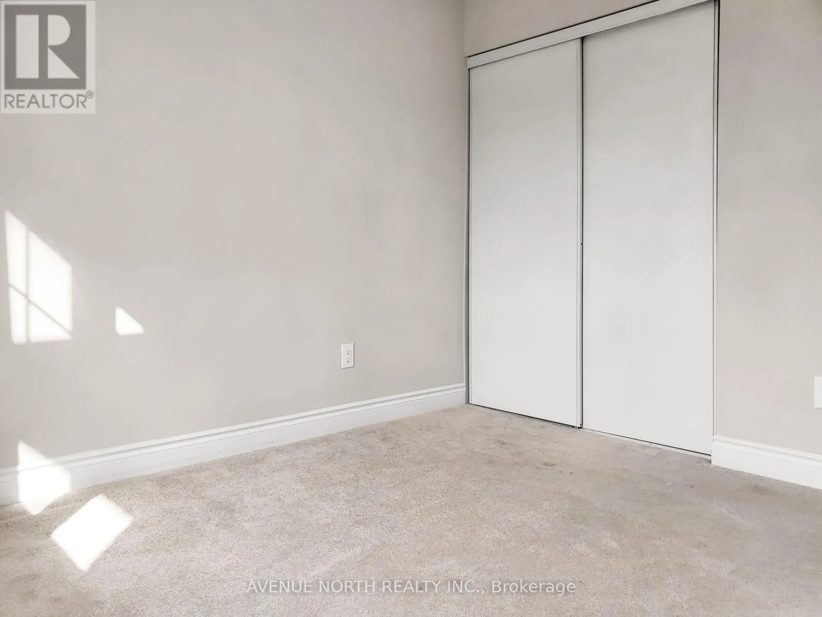 768 ROSEHILL AVENUE