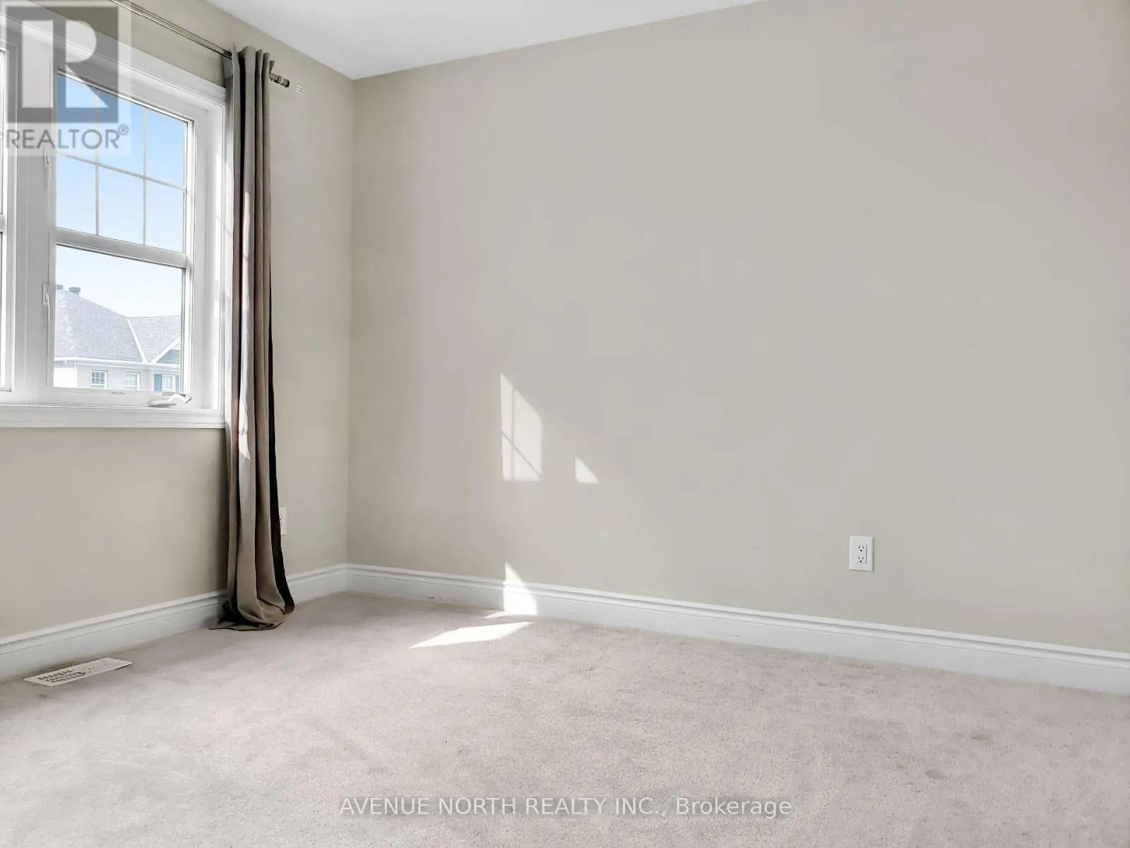768 ROSEHILL AVENUE