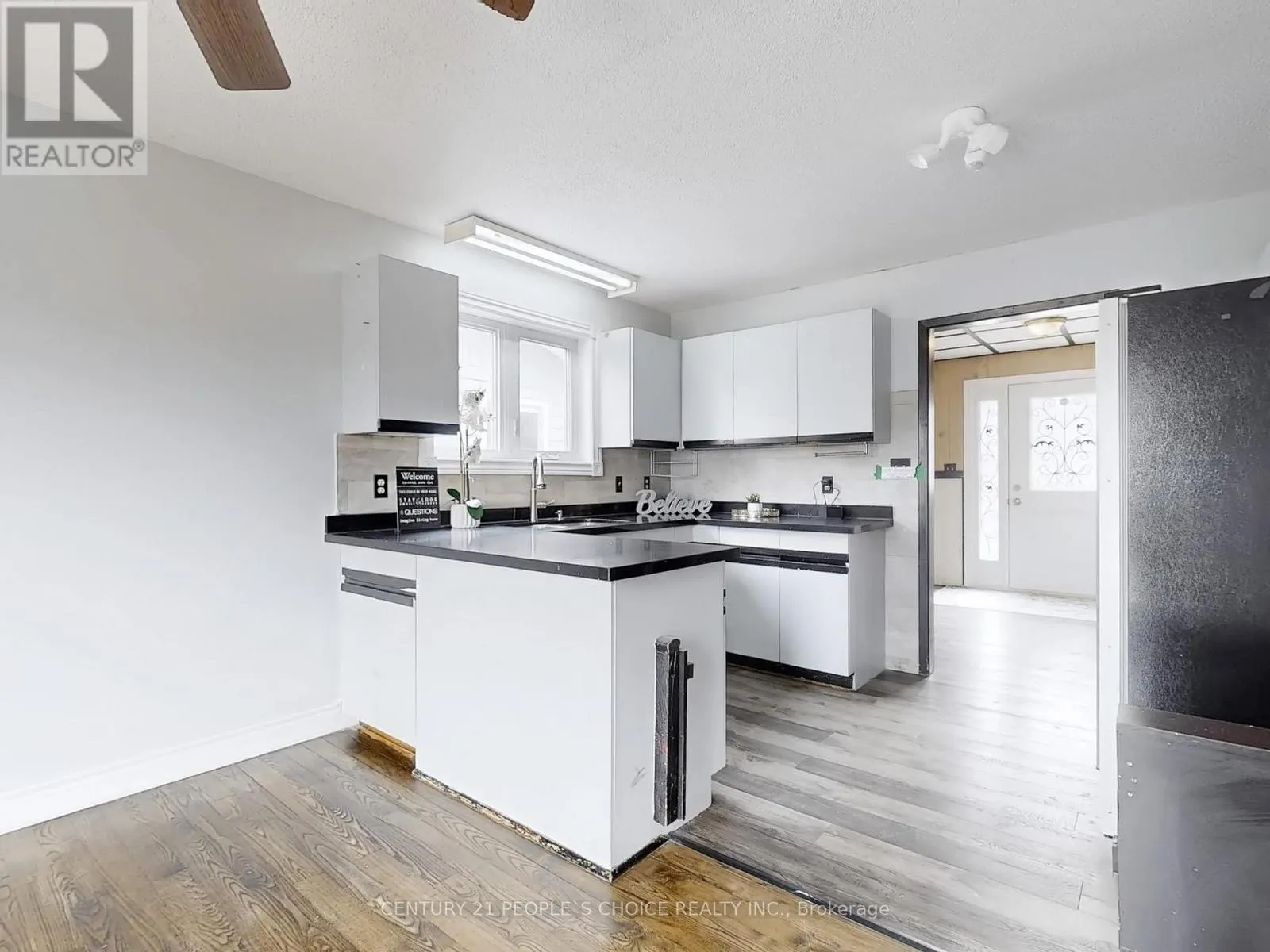 156 MAIN STREET W