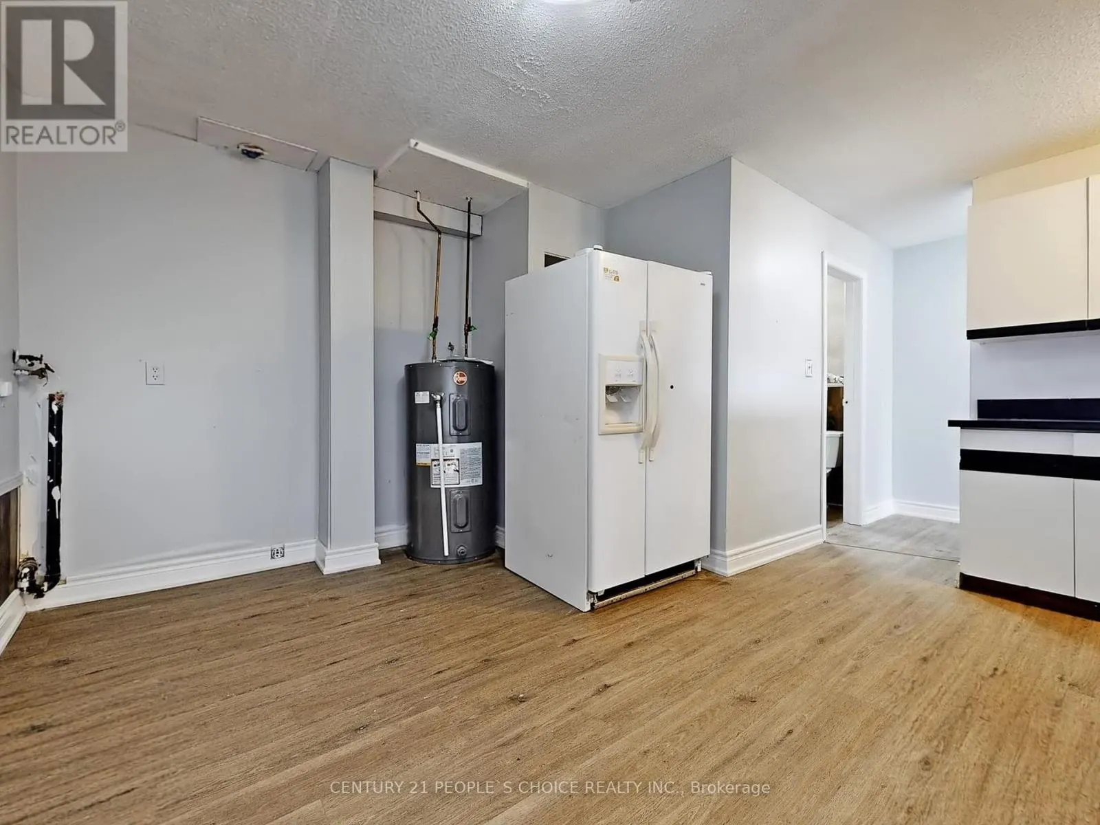 156 MAIN STREET W
