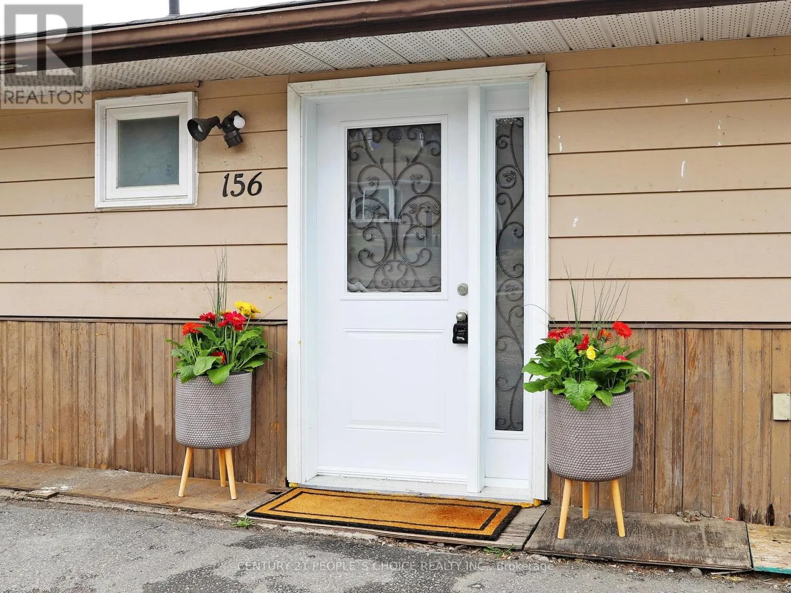 156 MAIN STREET W