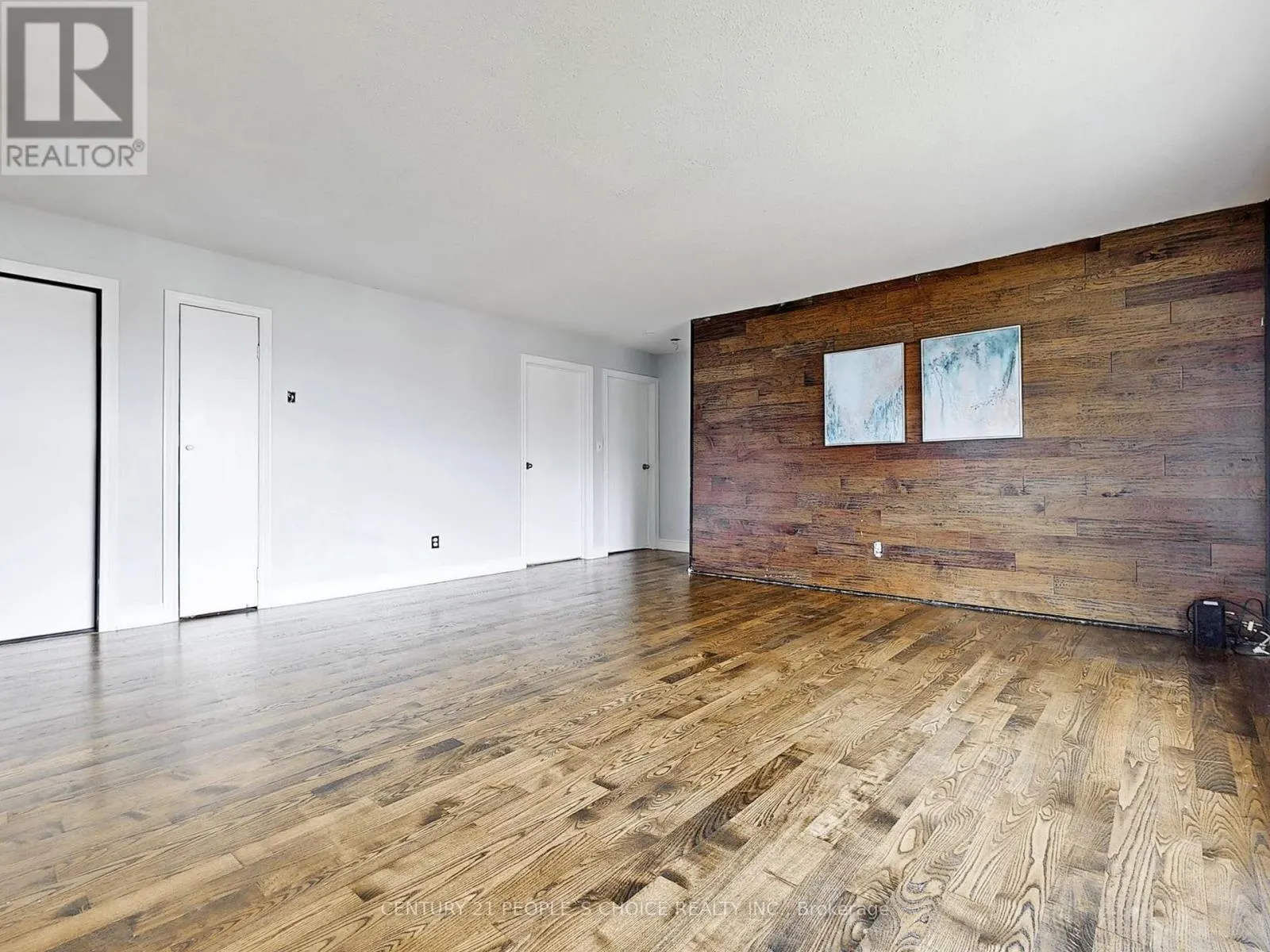 156 MAIN STREET W