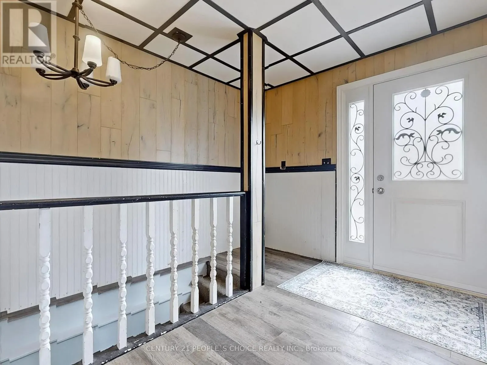 156 MAIN STREET W