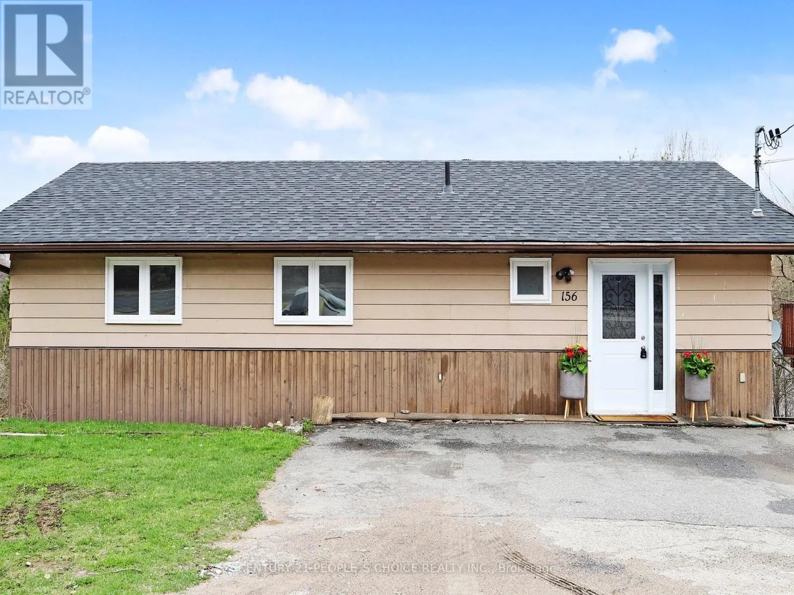 156 MAIN STREET W
