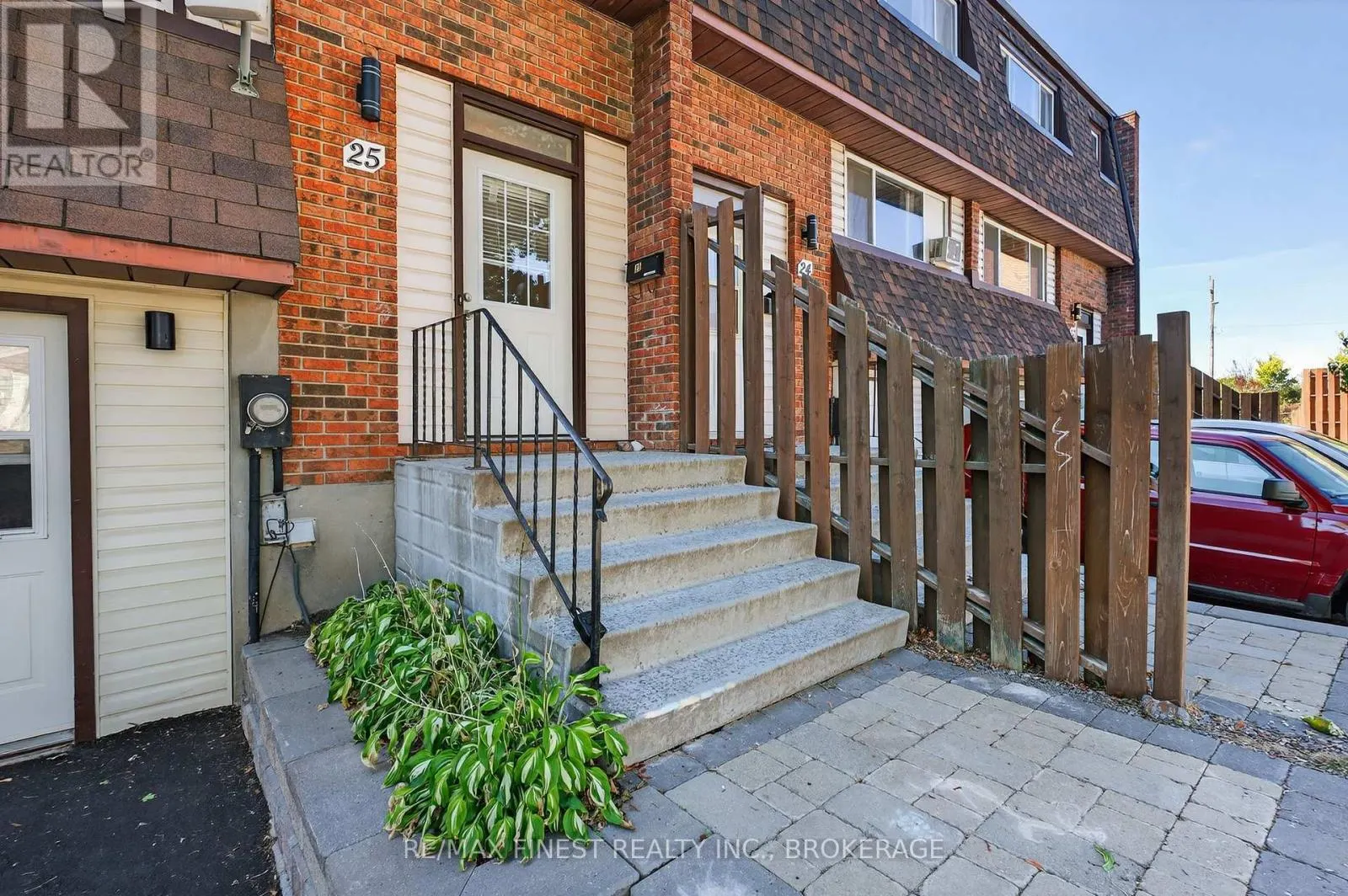 25 MEADOW LANE