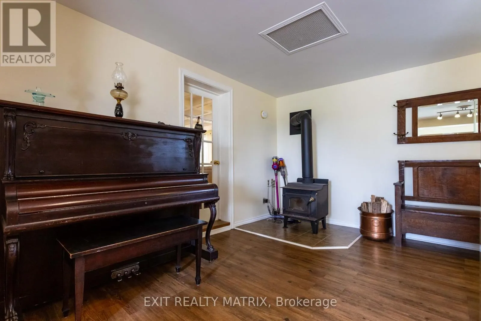 1467 WADE ROAD