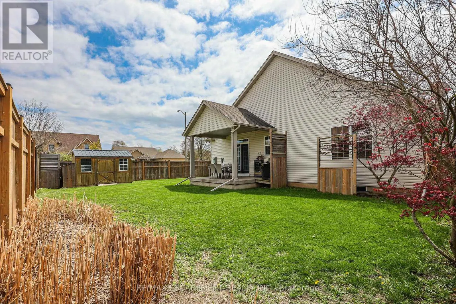 3238 CHARLESTON DRIVE