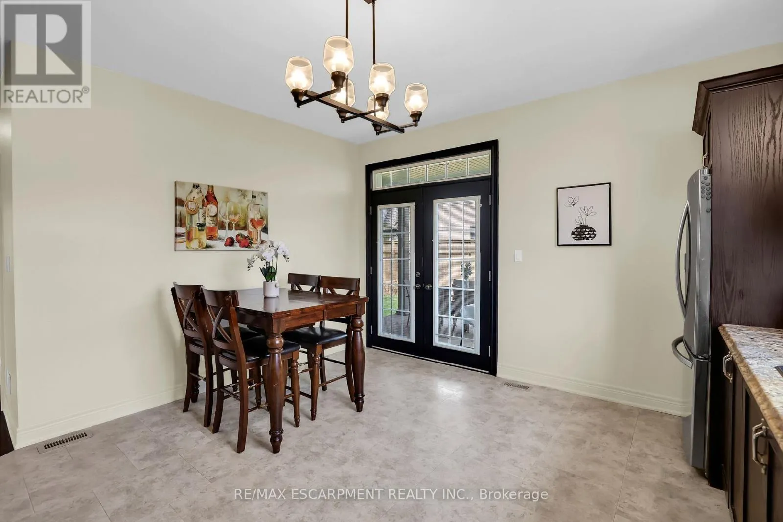 3238 CHARLESTON DRIVE