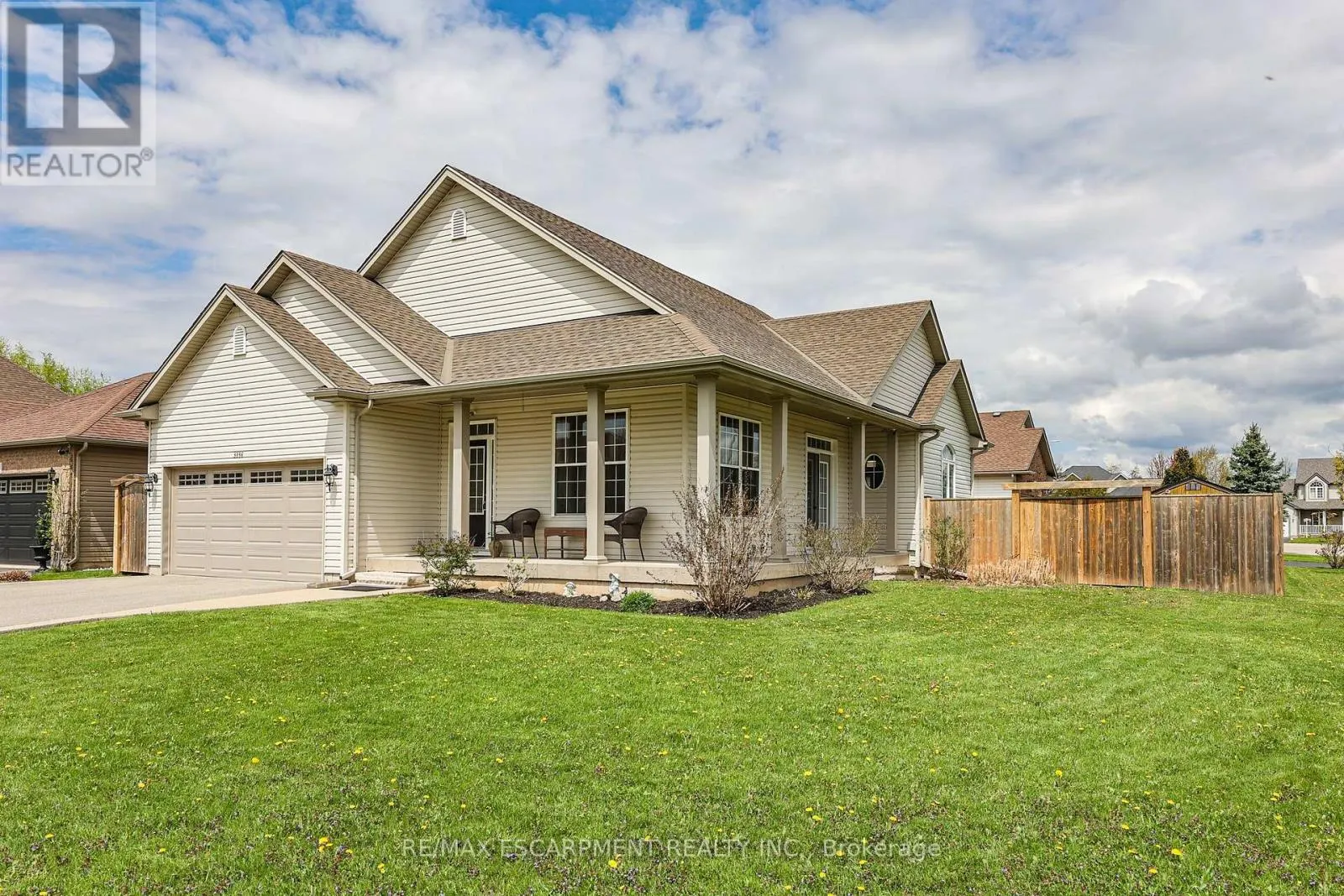 3238 CHARLESTON DRIVE
