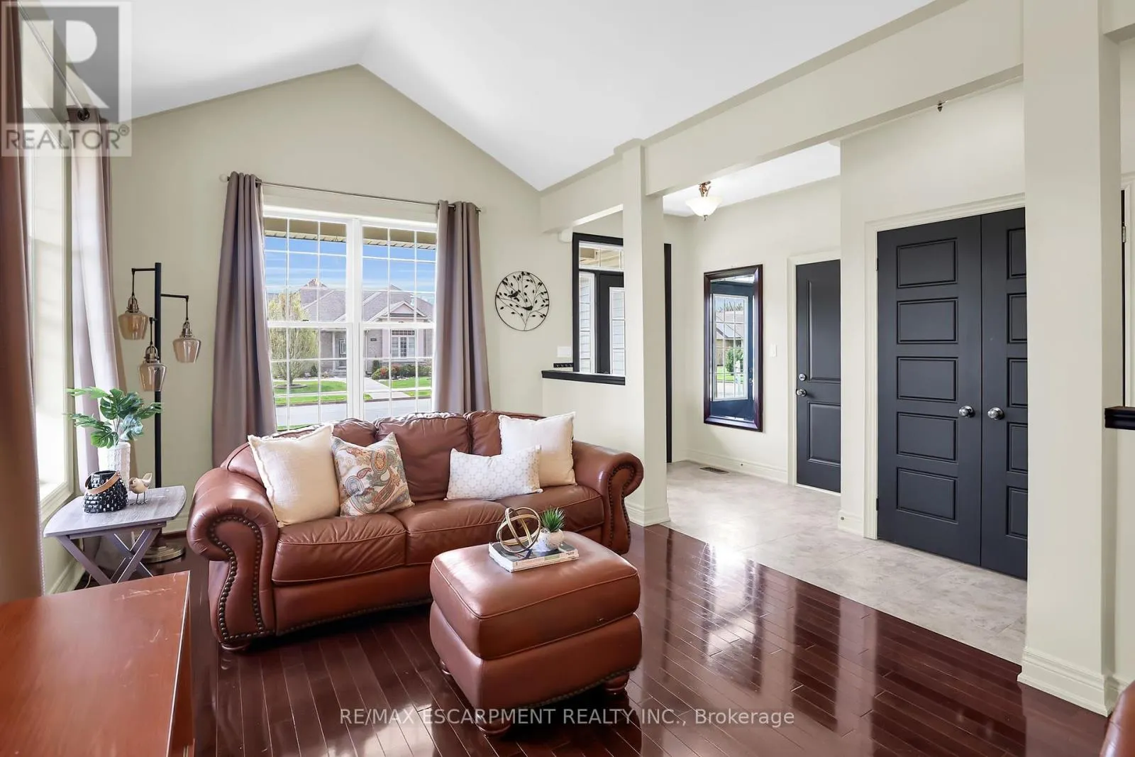 3238 CHARLESTON DRIVE