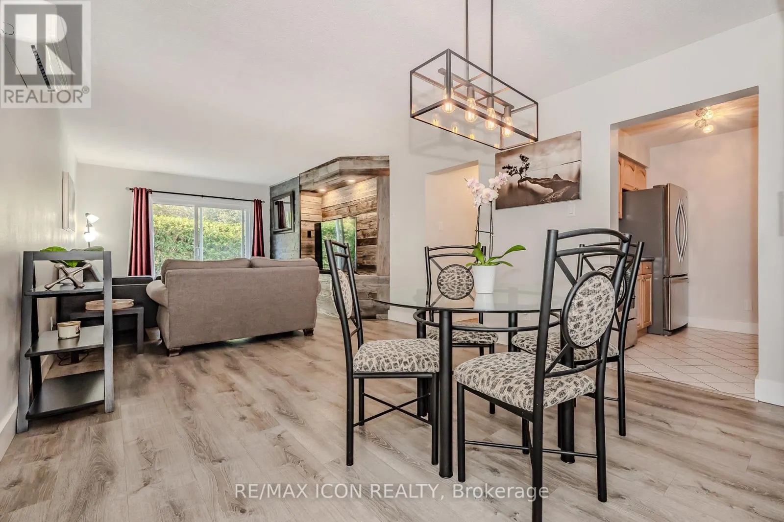 12 - 337 KINGSWOOD DRIVE