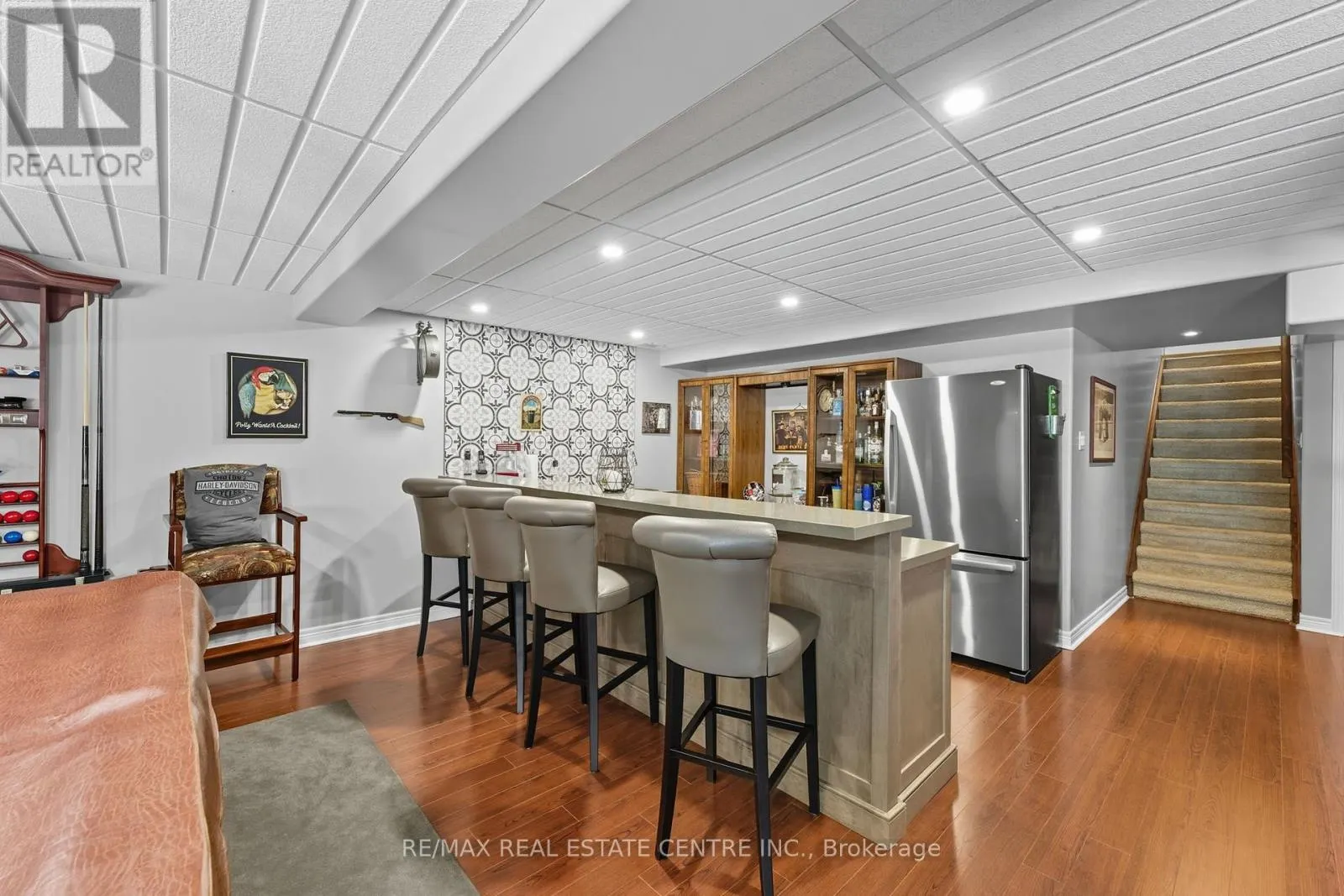 58 WINDING WOOD CRESCENT