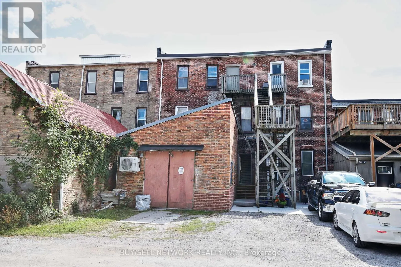 28 KING STREET E