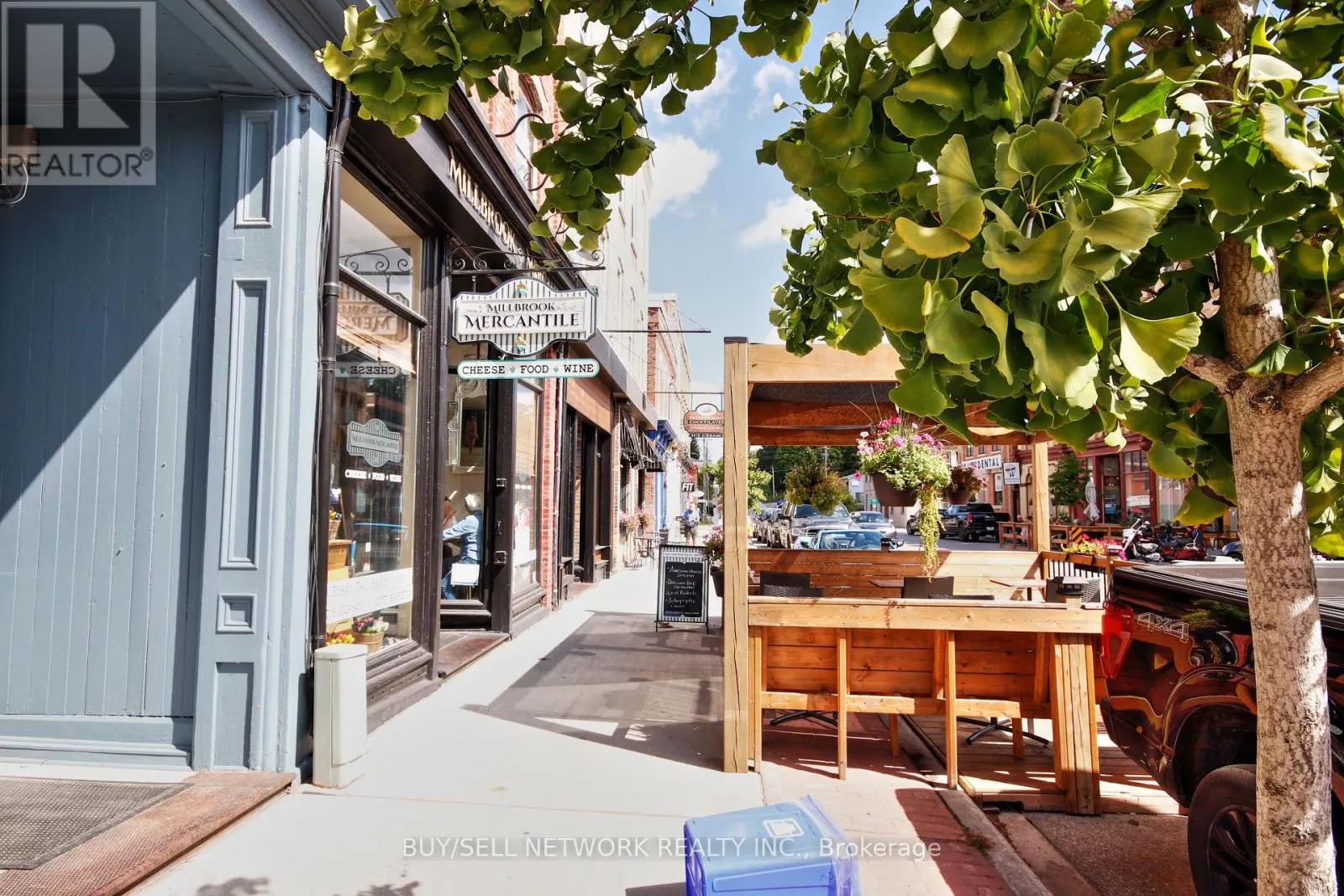 28 KING STREET E