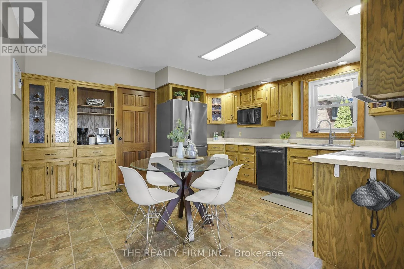 278 UPPER QUEEN AVENUE