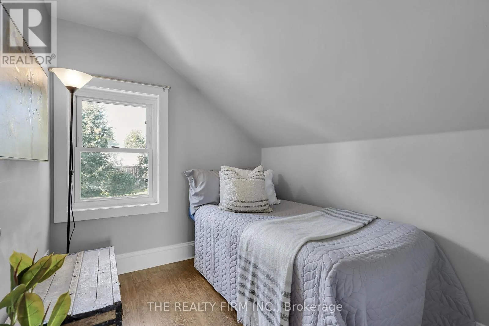 278 UPPER QUEEN AVENUE