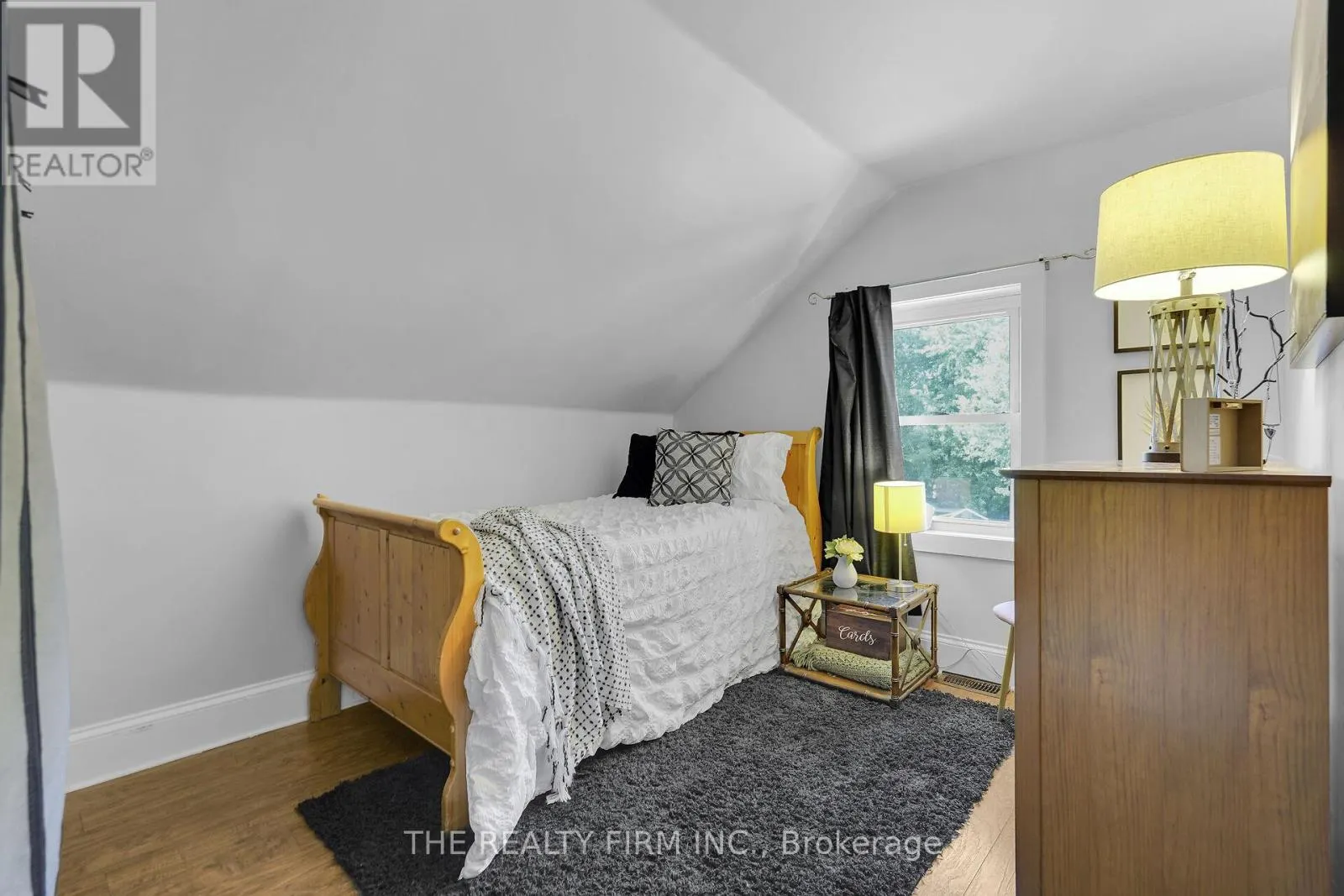 278 UPPER QUEEN AVENUE