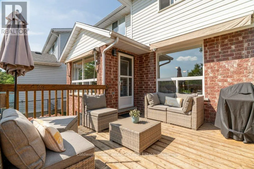 71 WAXWING CRESCENT