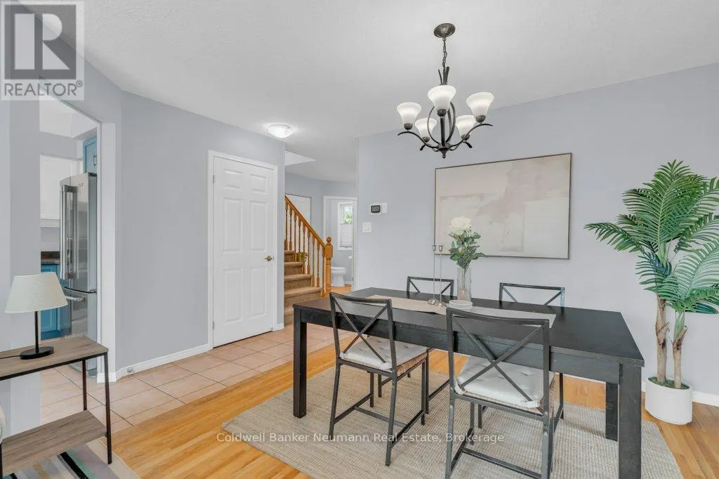 71 WAXWING CRESCENT
