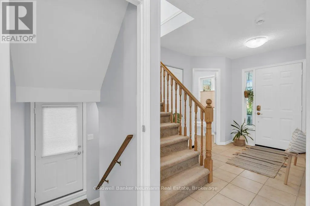 71 WAXWING CRESCENT
