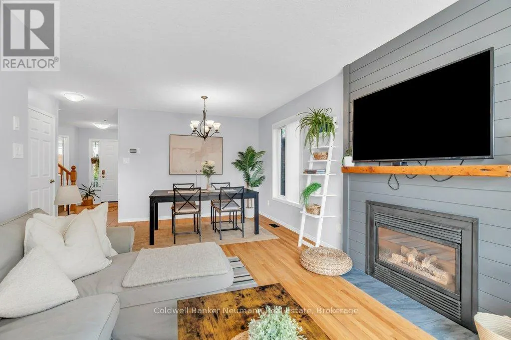 71 WAXWING CRESCENT