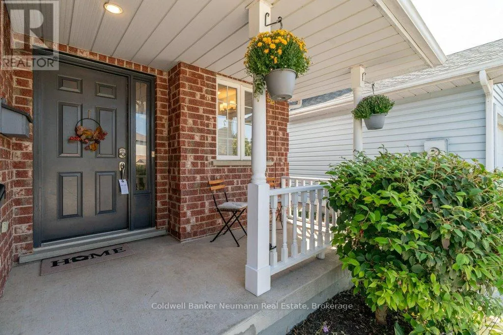 71 WAXWING CRESCENT