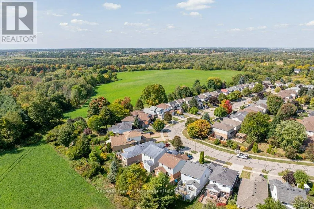 71 WAXWING CRESCENT