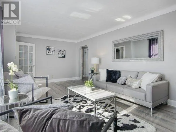 11 BONAVEM DRIVE