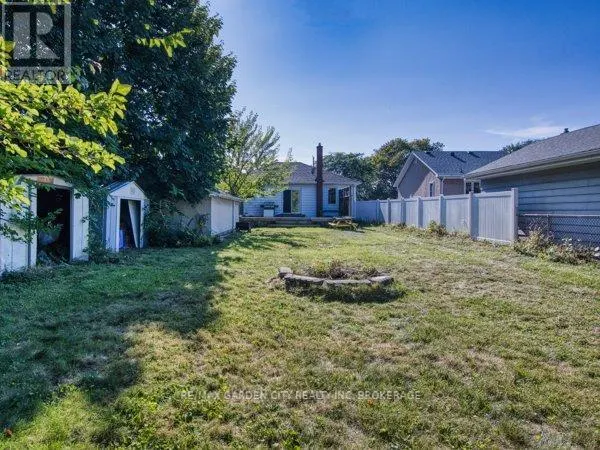 11 BONAVEM DRIVE