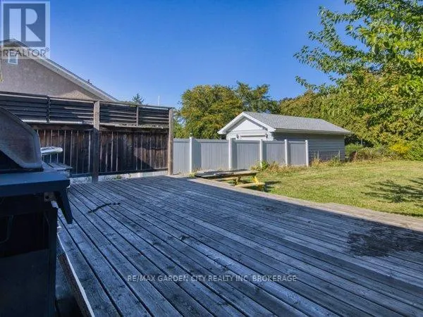 11 BONAVEM DRIVE