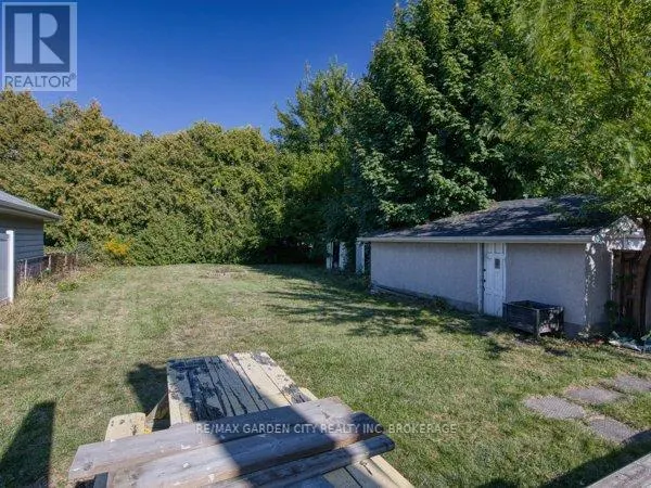 11 BONAVEM DRIVE