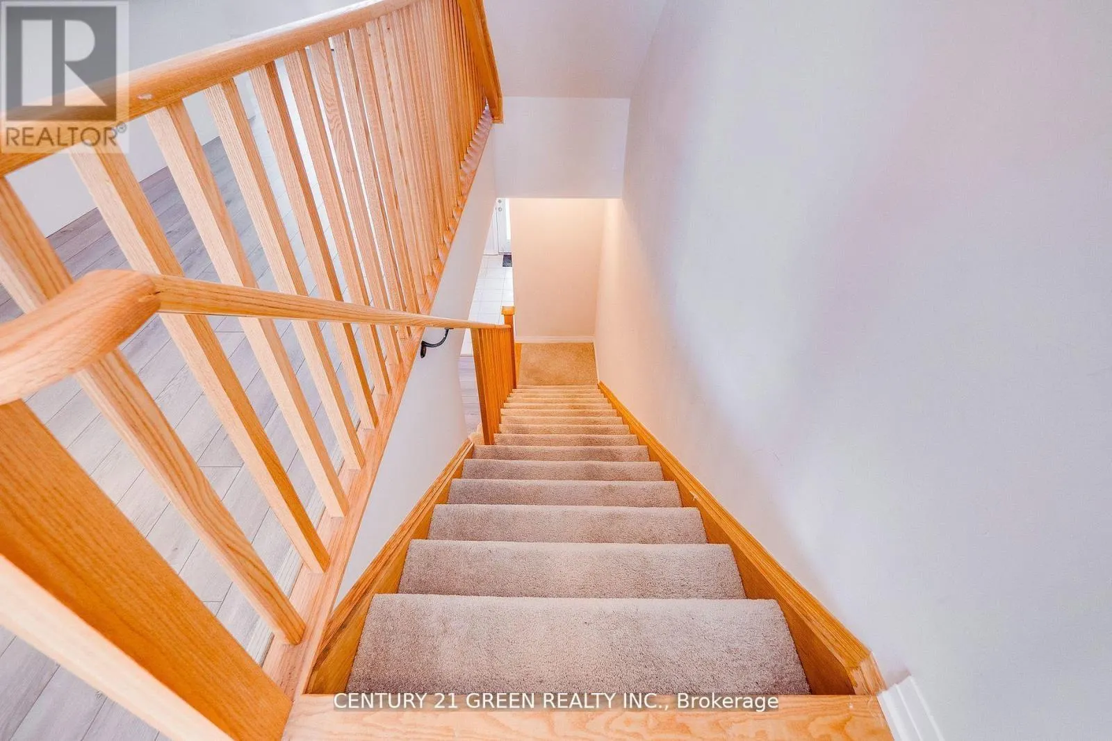 UPPER LEVEL - 104 - 585 COLBORNE STREET