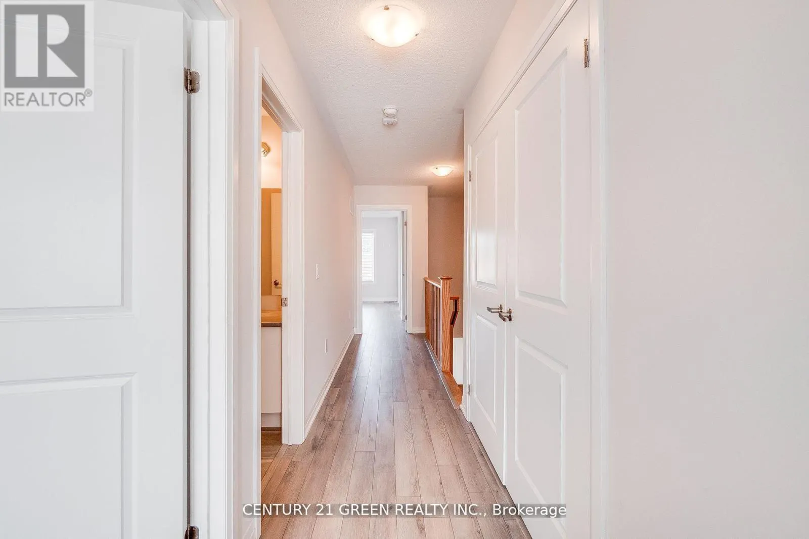 UPPER LEVEL - 104 - 585 COLBORNE STREET